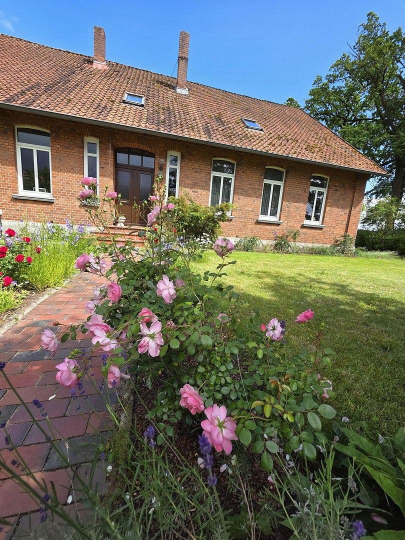 Prodej domu 219 m², pozemek 1.317 m², Uelzen, Dolní Sasko Prodej domu 219 m², pozemek 1.317 m², Uelzen, Dolní Sasko