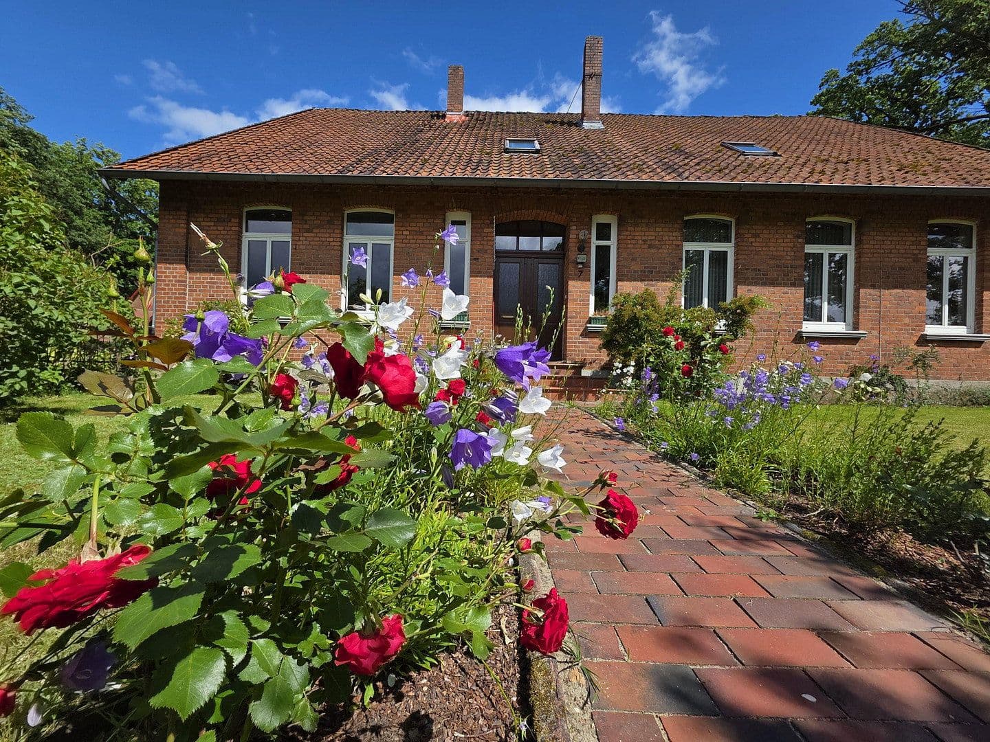 Prodej domu 219 m², pozemek 1.317 m², Uelzen, Dolní Sasko Prodej domu 219 m², pozemek 1.317 m², Uelzen, Dolní Sasko