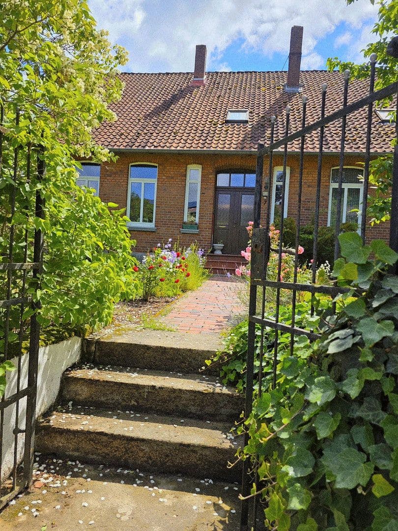 Prodej domu 219 m², pozemek 1.317 m², Uelzen, Dolní Sasko Prodej domu 219 m², pozemek 1.317 m², Uelzen, Dolní Sasko