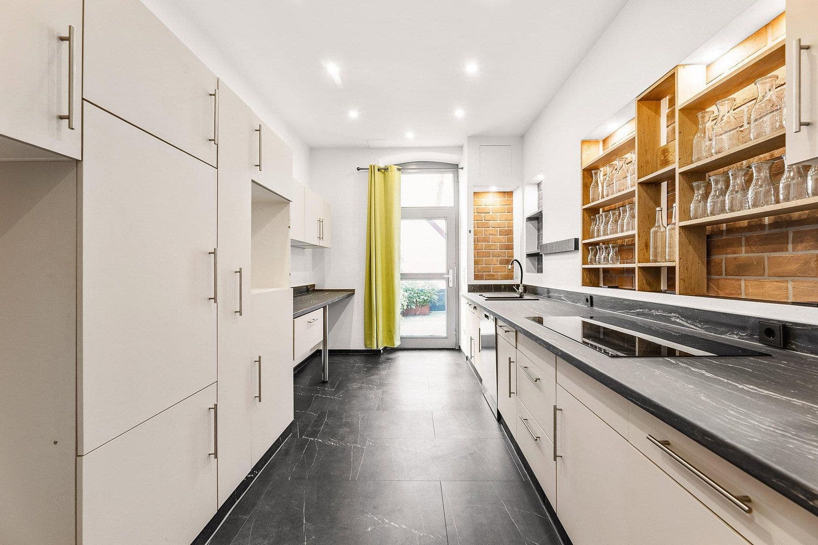 Pronájem bytu 6+1 185 m², Jahnstrasse 1, Hof, Bavorsko Pronájem bytu 6+1 185 m², Jahnstrasse 1, Hof, Bavorsko