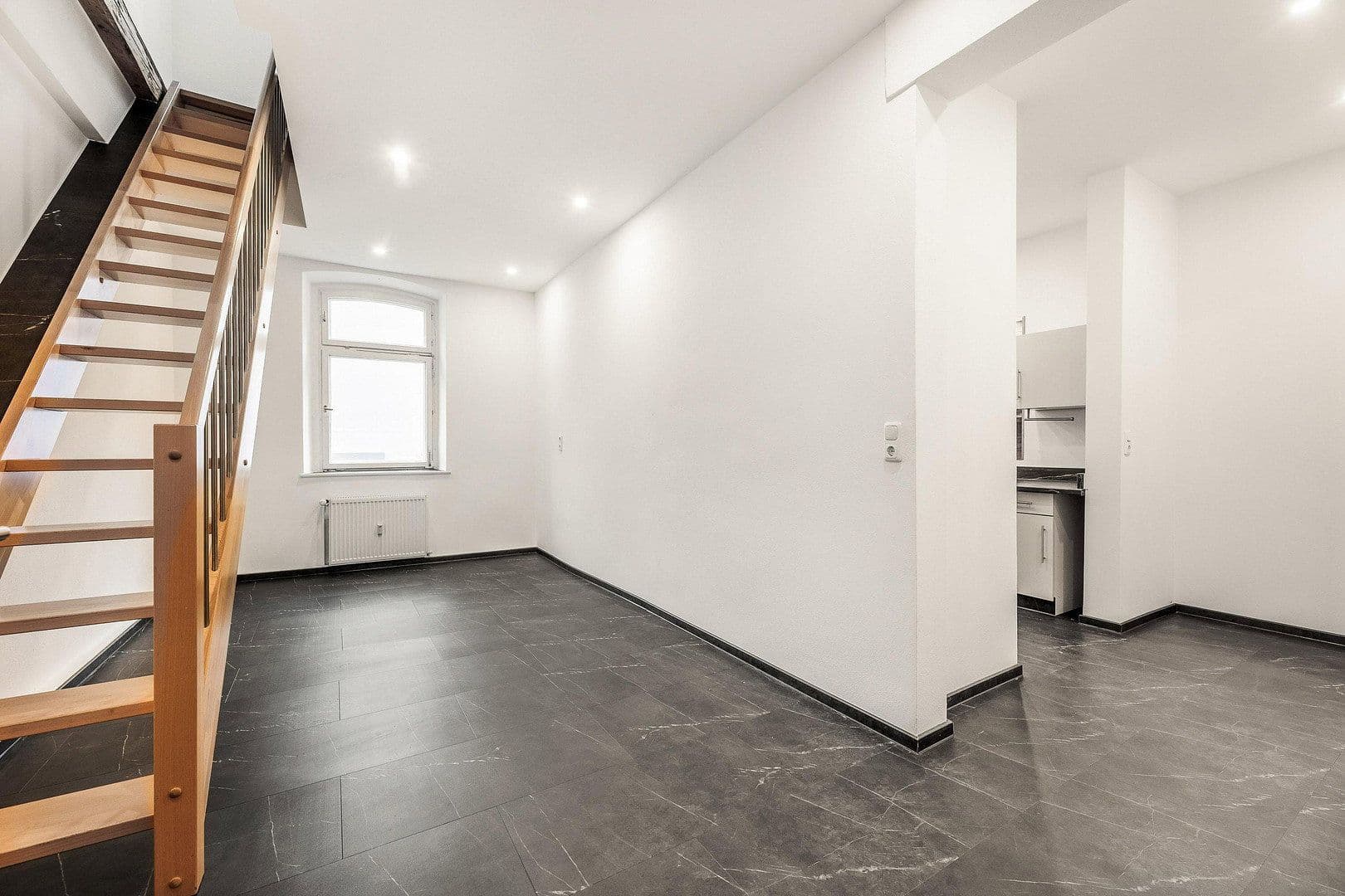 Pronájem bytu 6+1 185 m², Jahnstrasse 1, Hof, Bavorsko Pronájem bytu 6+1 185 m², Jahnstrasse 1, Hof, Bavorsko