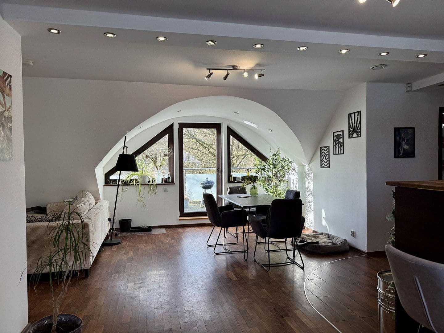 Pronájem bytu 3+1 98 m², Hamburg, Hamburg Pronájem bytu 3+1 98 m², Hamburg, Hamburg