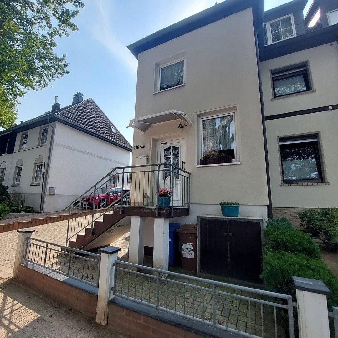 Prodej domu 215 m², pozemek 597 m², Essen, Severní Porýní-Vestfálsko Prodej domu 215 m², pozemek 597 m², Essen, Severní Porýní-Vestfálsko