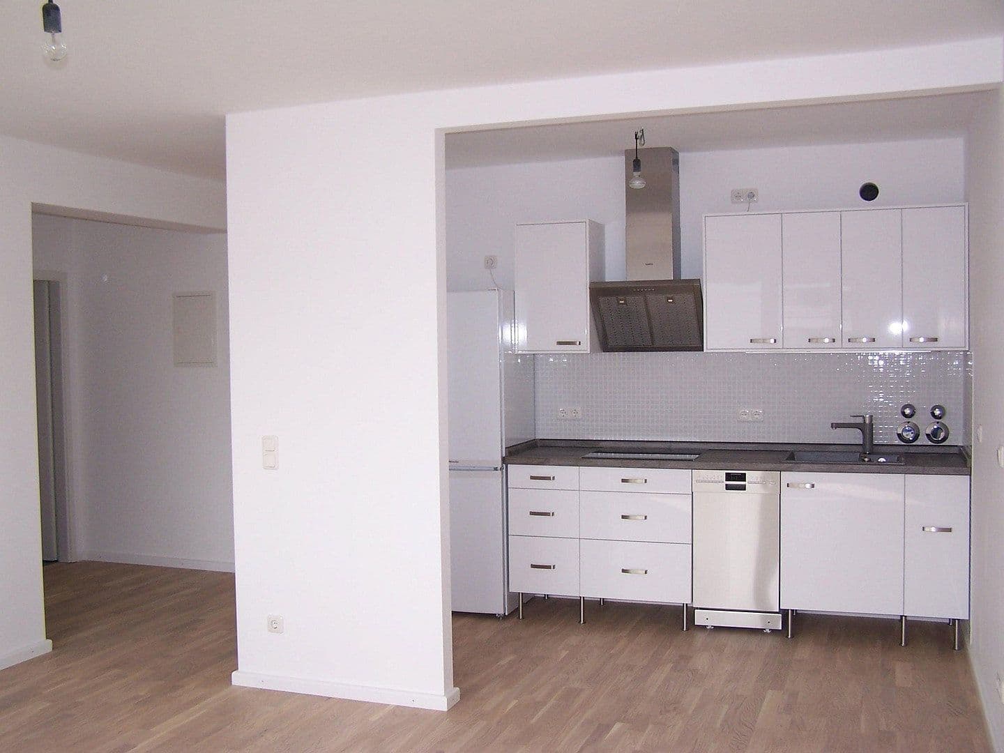 Prodej bytu 2+1 50 m², Schleißheimerstr. 182, München, Bavorsko Prodej bytu 2+1 50 m², Schleißheimerstr. 182, München, Bavorsko