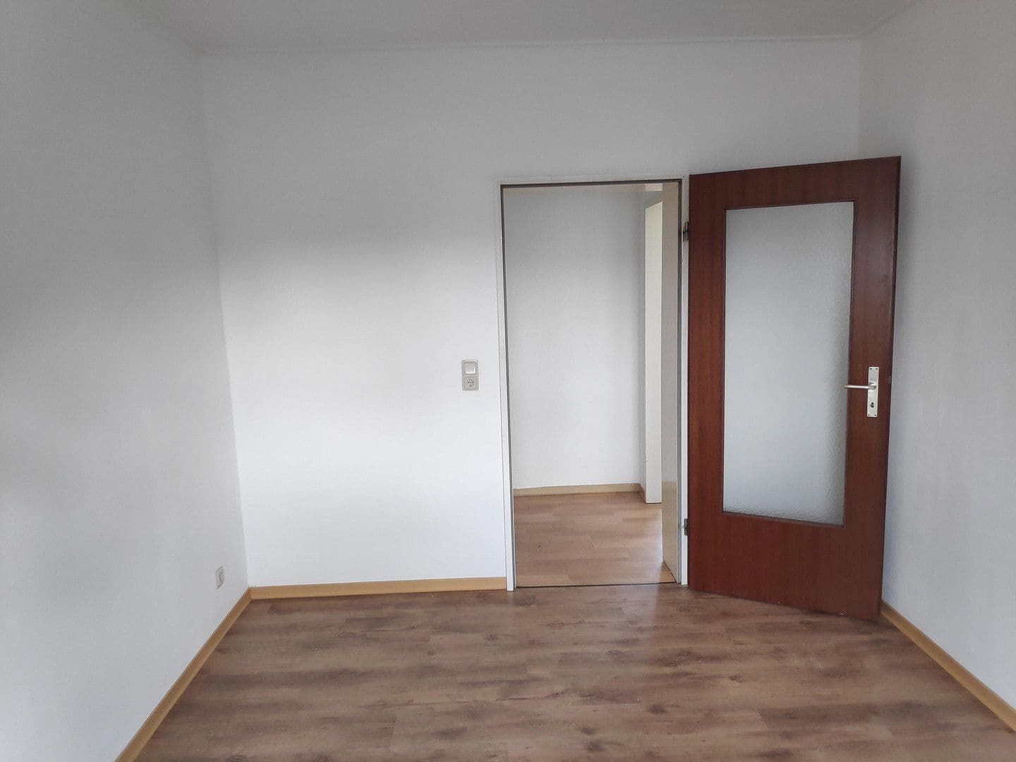 Pronájem bytu 3+1 82 m², Borkhofer Str. 33a, Duisburg, Severní Porýní-Vestfálsko Pronájem bytu 3+1 82 m², Borkhofer Str. 33a, Duisburg, Severní Porýní-Vestfálsko
