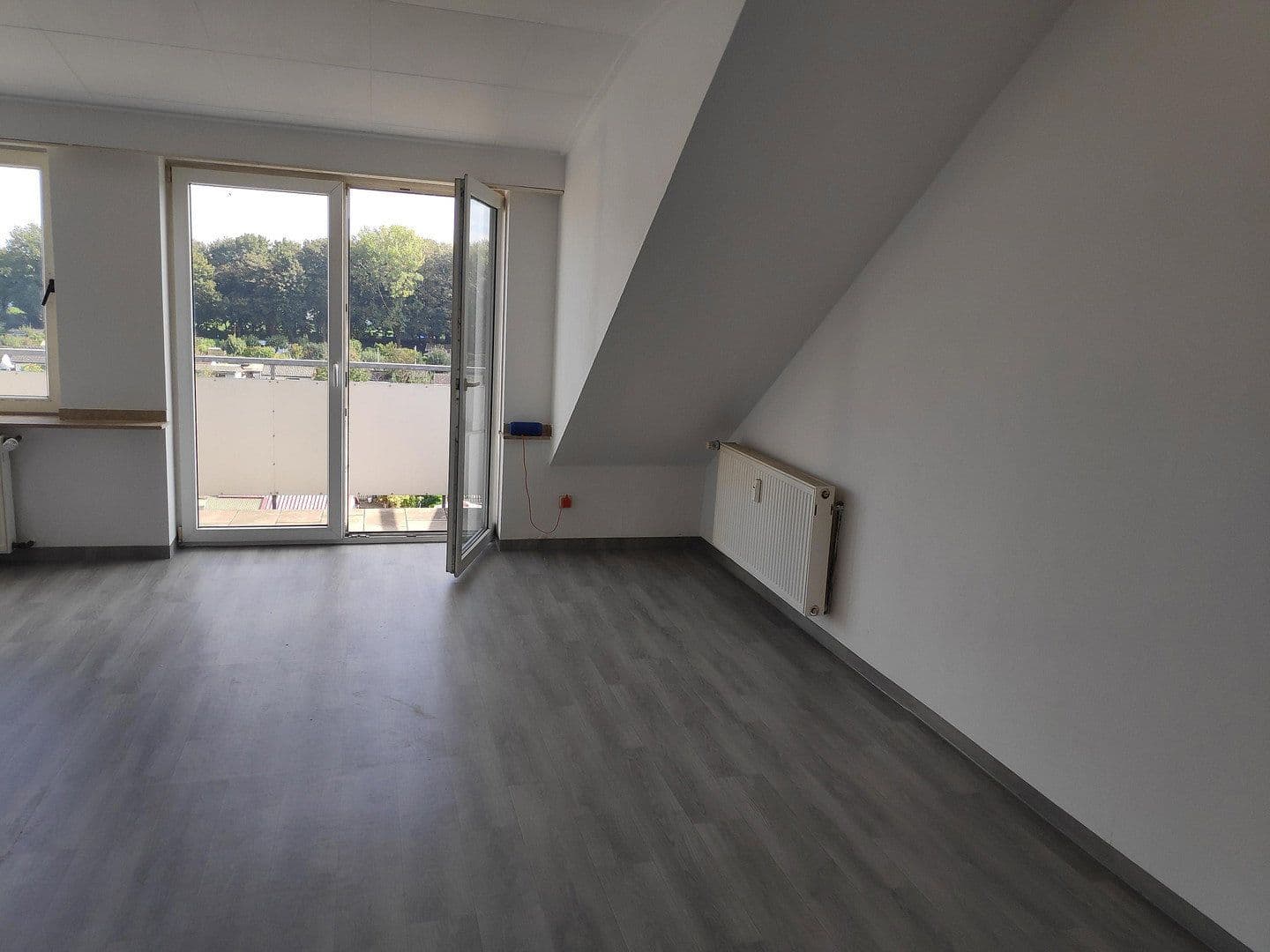 Pronájem bytu 3+1 82 m², Borkhofer Str. 33a, Duisburg, Severní Porýní-Vestfálsko Pronájem bytu 3+1 82 m², Borkhofer Str. 33a, Duisburg, Severní Porýní-Vestfálsko