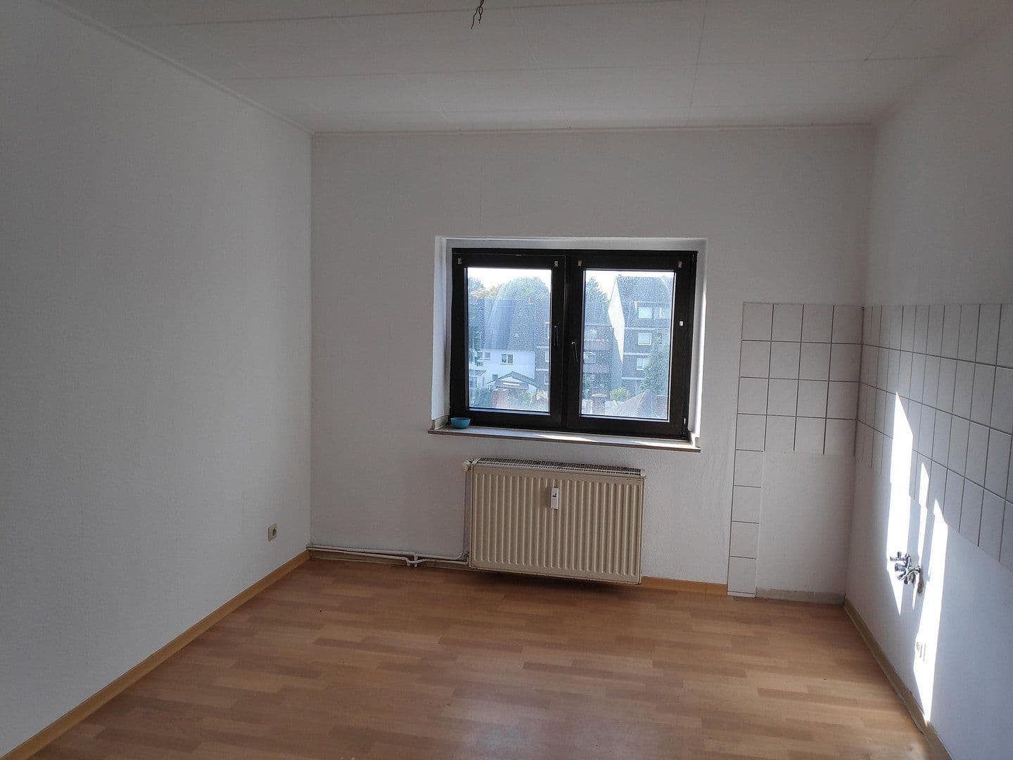 Pronájem bytu 3+1 82 m², Borkhofer Str. 33a, Duisburg, Severní Porýní-Vestfálsko Pronájem bytu 3+1 82 m², Borkhofer Str. 33a, Duisburg, Severní Porýní-Vestfálsko