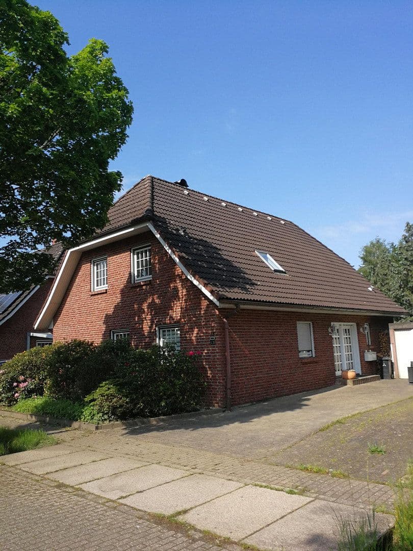 Prodej domu 174 m², pozemek 544 m², Troisdorf, Severní Porýní-Vestfálsko Prodej domu 174 m², pozemek 544 m², Troisdorf, Severní Porýní-Vestfálsko