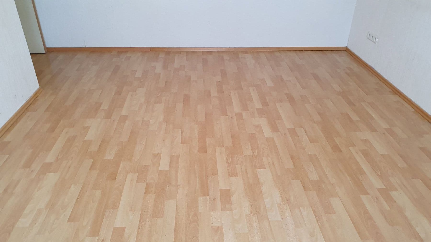 Pronájem bytu 3+1 87 m², Saarbrücken, Země Sársko Pronájem bytu 3+1 87 m², Saarbrücken, Země Sársko