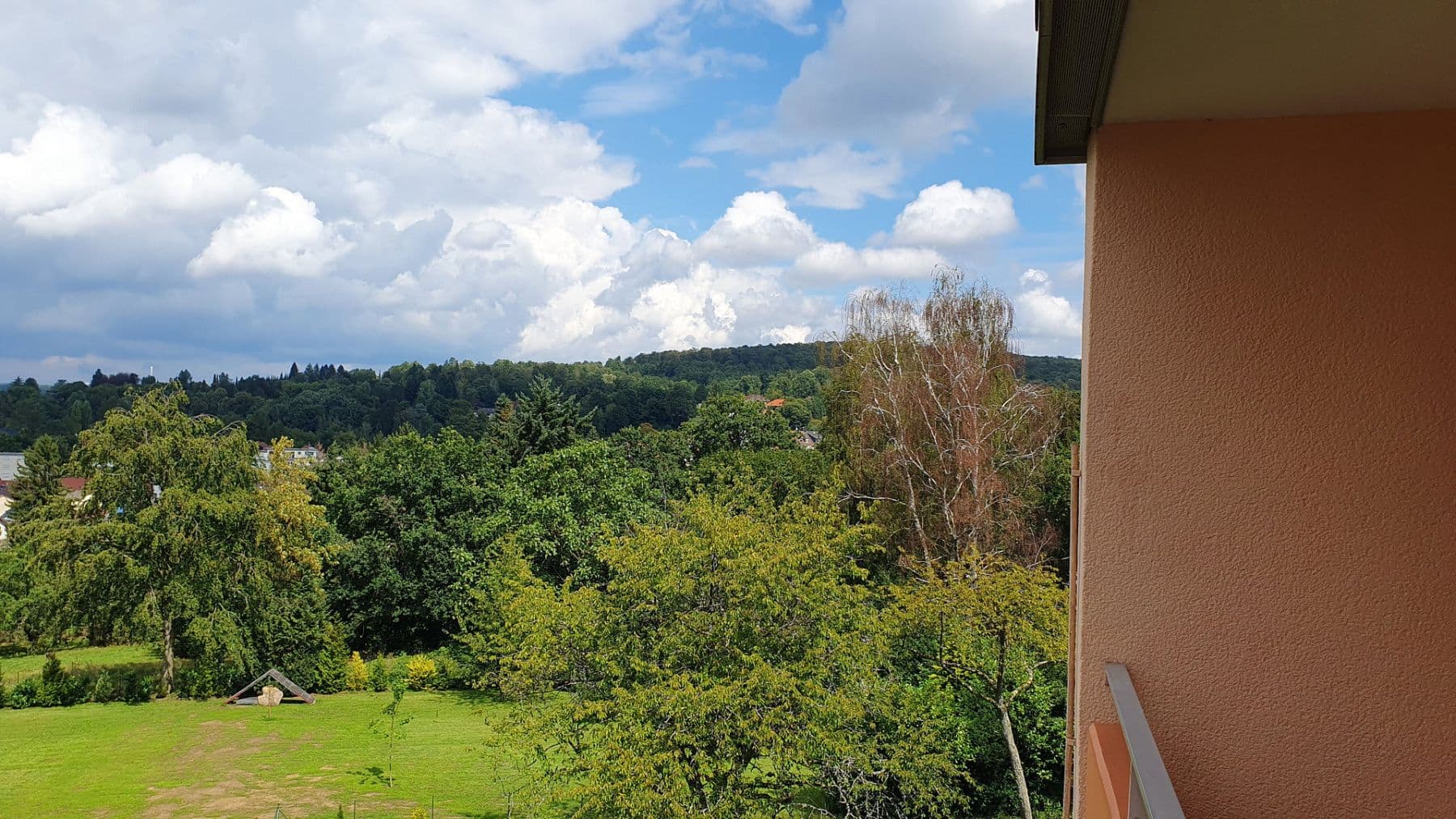 Pronájem bytu 3+1 87 m², Saarbrücken, Země Sársko Pronájem bytu 3+1 87 m², Saarbrücken, Země Sársko
