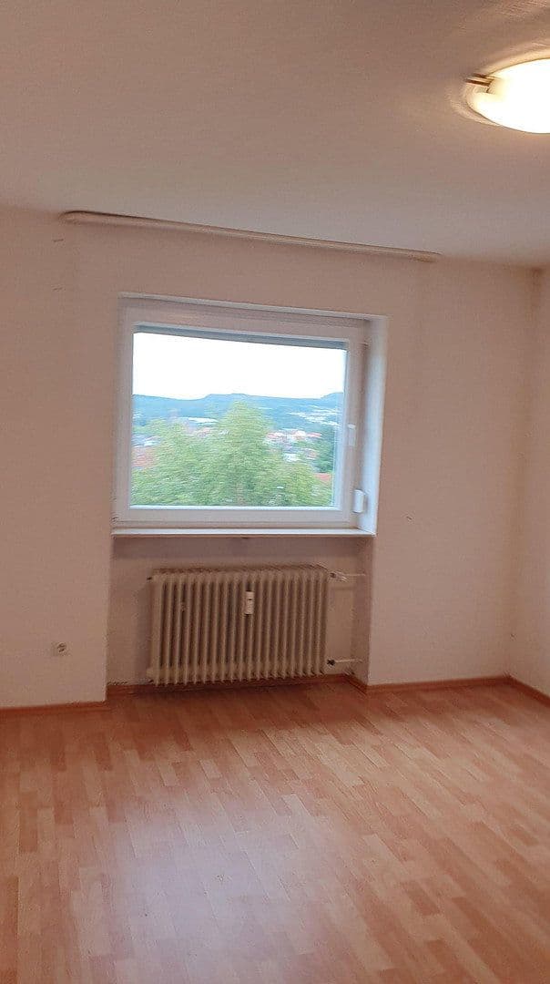 Pronájem bytu 3+1 87 m², Saarbrücken, Země Sársko Pronájem bytu 3+1 87 m², Saarbrücken, Země Sársko