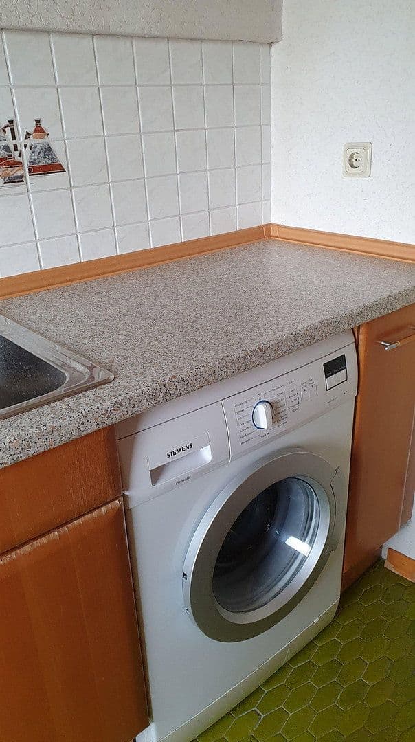 Pronájem bytu 3+1 87 m², Saarbrücken, Země Sársko Pronájem bytu 3+1 87 m², Saarbrücken, Země Sársko