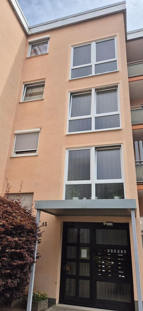 Pronájem bytu 3+1 87 m², Saarbrücken, Země Sársko Pronájem bytu 3+1 87 m², Saarbrücken, Země Sársko