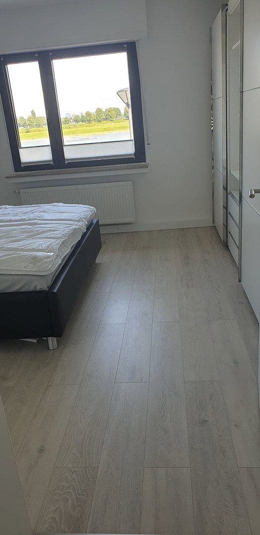 Pronájem bytu 2+1 60 m², Rheinuferstr, Neuss, Severní Porýní-Vestfálsko Pronájem bytu 2+1 60 m², Rheinuferstr, Neuss, Severní Porýní-Vestfálsko