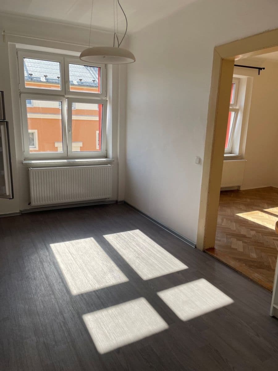 Pronájem bytu 2+1 84 m², Polívkova, Olomouc, Olomoucký kraj Pronájem bytu 2+1 84 m², Polívkova, Olomouc, Olomoucký kraj