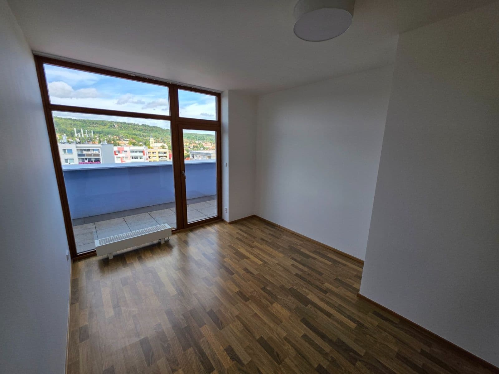 Pronájem bytu 4+kk 127 m², Ke Škole, Mníšek pod Brdy, Středočeský kraj Pronájem bytu 4+kk 127 m², Ke Škole, Mníšek pod Brdy, Středočeský kraj