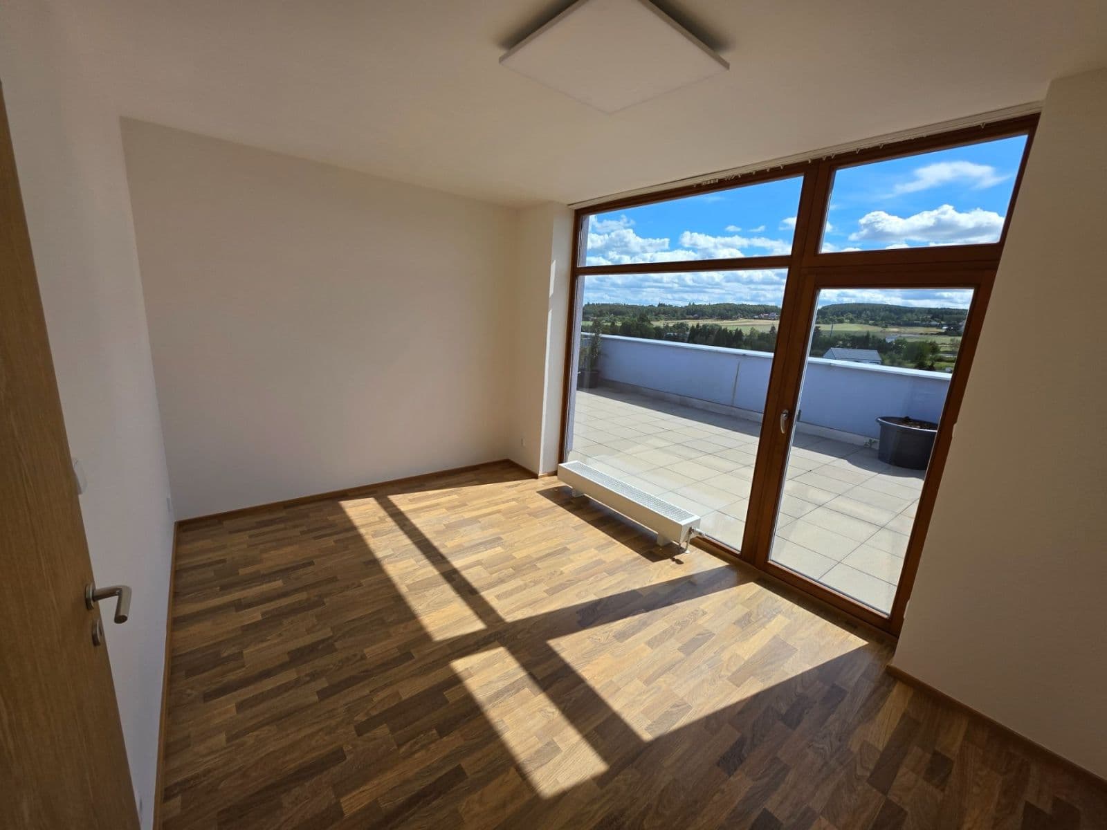 Pronájem bytu 4+kk 127 m², Ke Škole, Mníšek pod Brdy, Středočeský kraj Pronájem bytu 4+kk 127 m², Ke Škole, Mníšek pod Brdy, Středočeský kraj