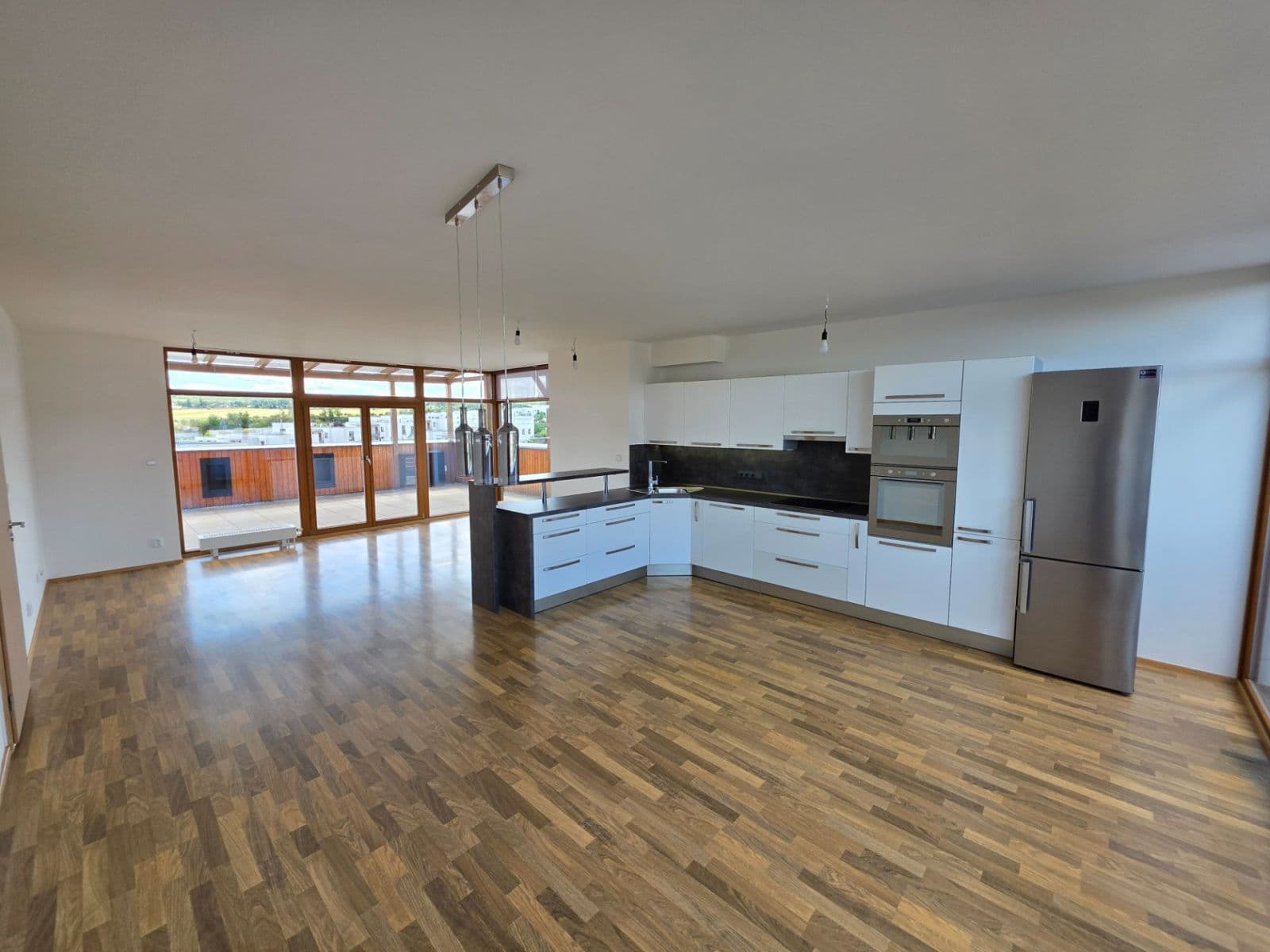 Pronájem bytu 4+kk 127 m², Ke Škole, Mníšek pod Brdy, Středočeský kraj Pronájem bytu 4+kk 127 m², Ke Škole, Mníšek pod Brdy, Středočeský kraj