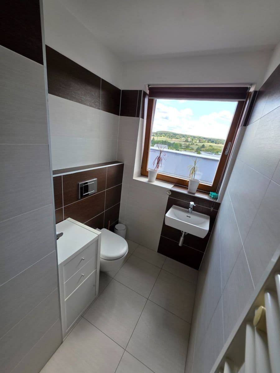 Pronájem bytu 4+kk 127 m², Ke Škole, Mníšek pod Brdy, Středočeský kraj Pronájem bytu 4+kk 127 m², Ke Škole, Mníšek pod Brdy, Středočeský kraj