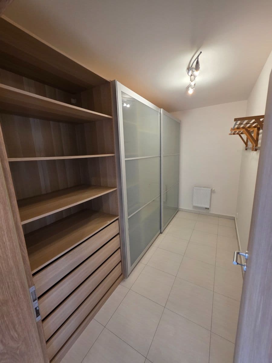 Pronájem bytu 4+kk 127 m², Ke Škole, Mníšek pod Brdy, Středočeský kraj Pronájem bytu 4+kk 127 m², Ke Škole, Mníšek pod Brdy, Středočeský kraj