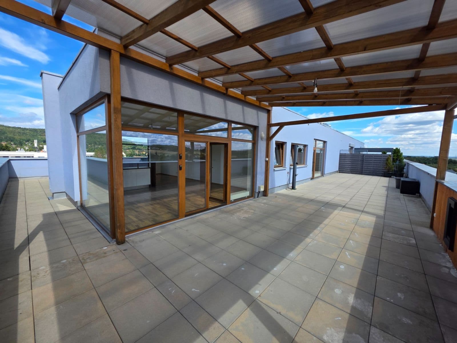 Pronájem bytu 4+kk 127 m², Ke Škole, Mníšek pod Brdy, Středočeský kraj Pronájem bytu 4+kk 127 m², Ke Škole, Mníšek pod Brdy, Středočeský kraj