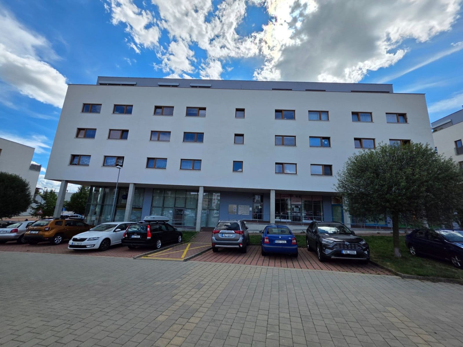 Pronájem bytu 4+kk 127 m², Ke Škole, Mníšek pod Brdy, Středočeský kraj Pronájem bytu 4+kk 127 m², Ke Škole, Mníšek pod Brdy, Středočeský kraj