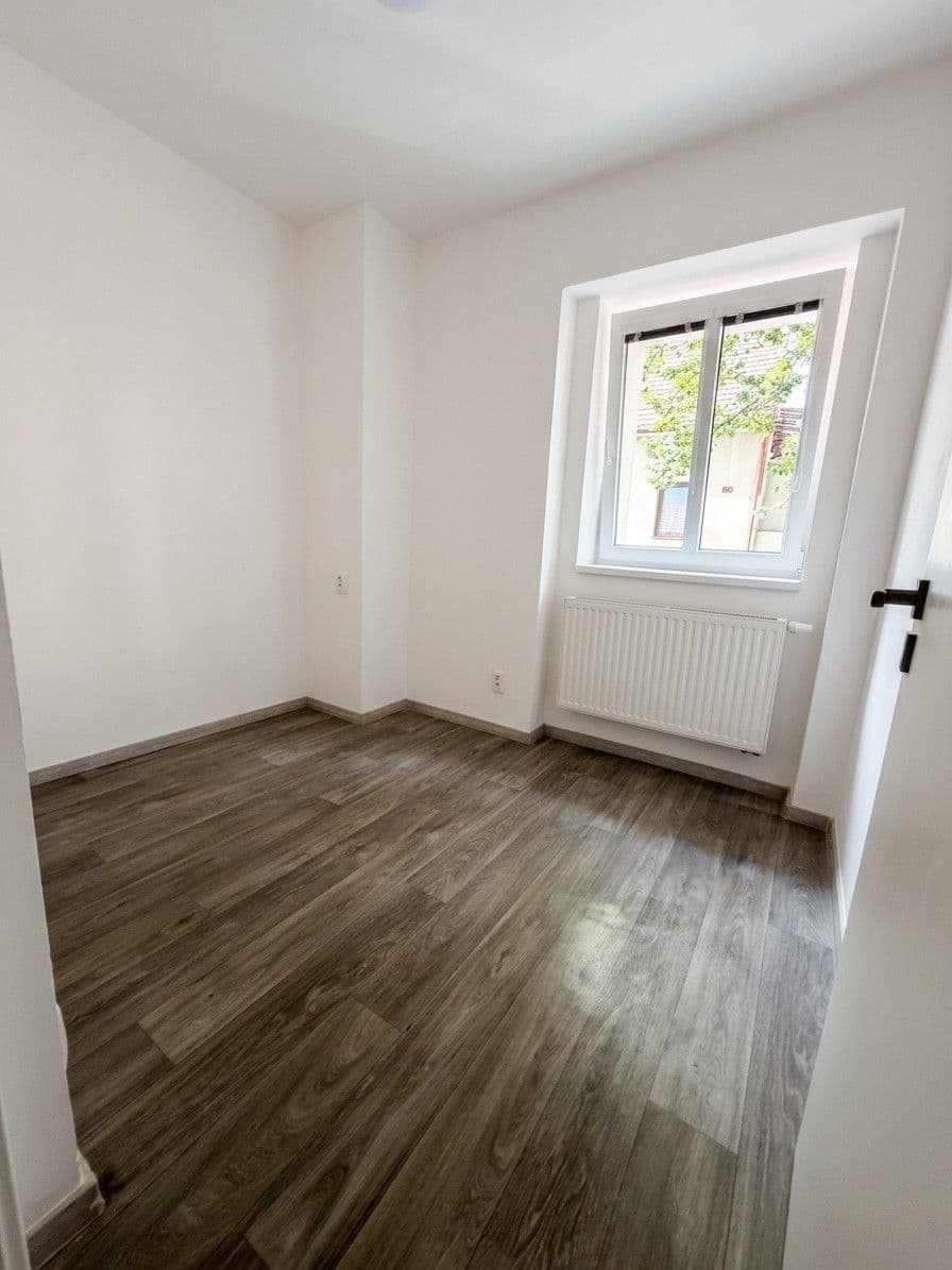 Pronájem bytu 2+kk 30 m², Antonína Dvořáka, Dobříš, Středočeský kraj Pronájem bytu 2+kk 30 m², Antonína Dvořáka, Dobříš, Středočeský kraj