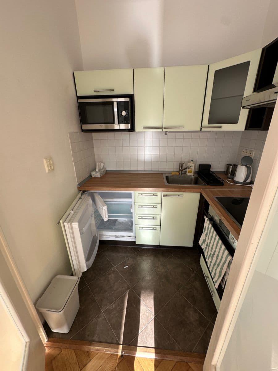 Pronájem bytu 1+kk 32 m², Prachnerova, Praha, Praha Pronájem bytu 1+kk 32 m², Prachnerova, Praha, Praha