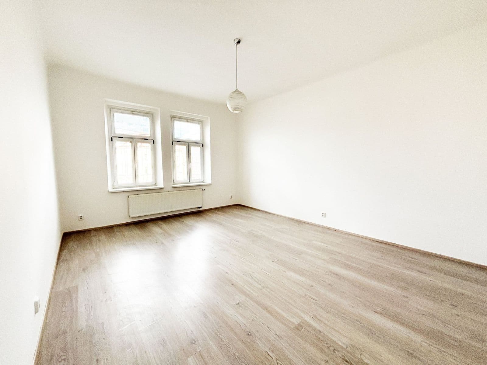Pronájem bytu 1+1 55 m², Husova, Plzeň, Plzeňský kraj Pronájem bytu 1+1 55 m², Husova, Plzeň, Plzeňský kraj