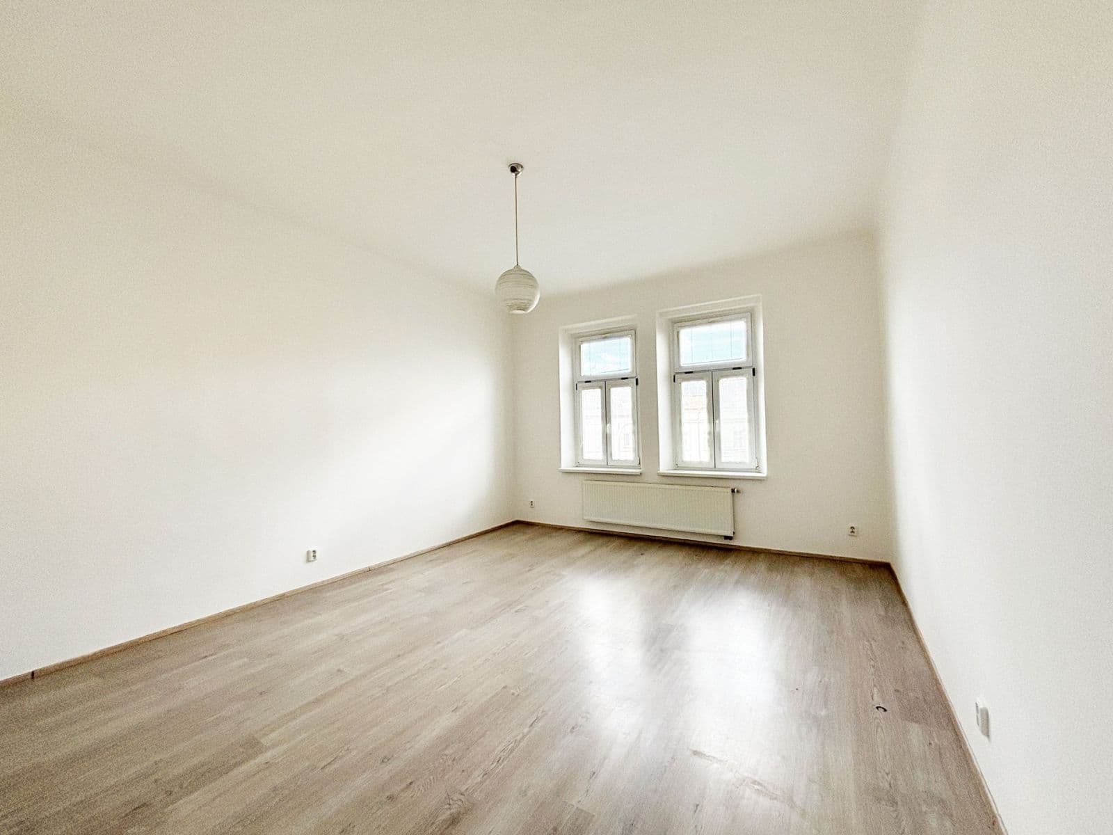 Pronájem bytu 1+1 55 m², Husova, Plzeň, Plzeňský kraj Pronájem bytu 1+1 55 m², Husova, Plzeň, Plzeňský kraj