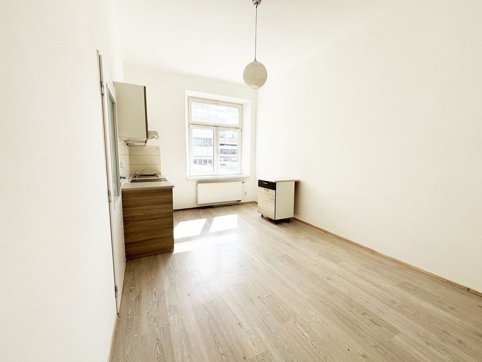 Pronájem bytu 1+1 55 m², Husova, Plzeň, Plzeňský kraj Pronájem bytu 1+1 55 m², Husova, Plzeň, Plzeňský kraj