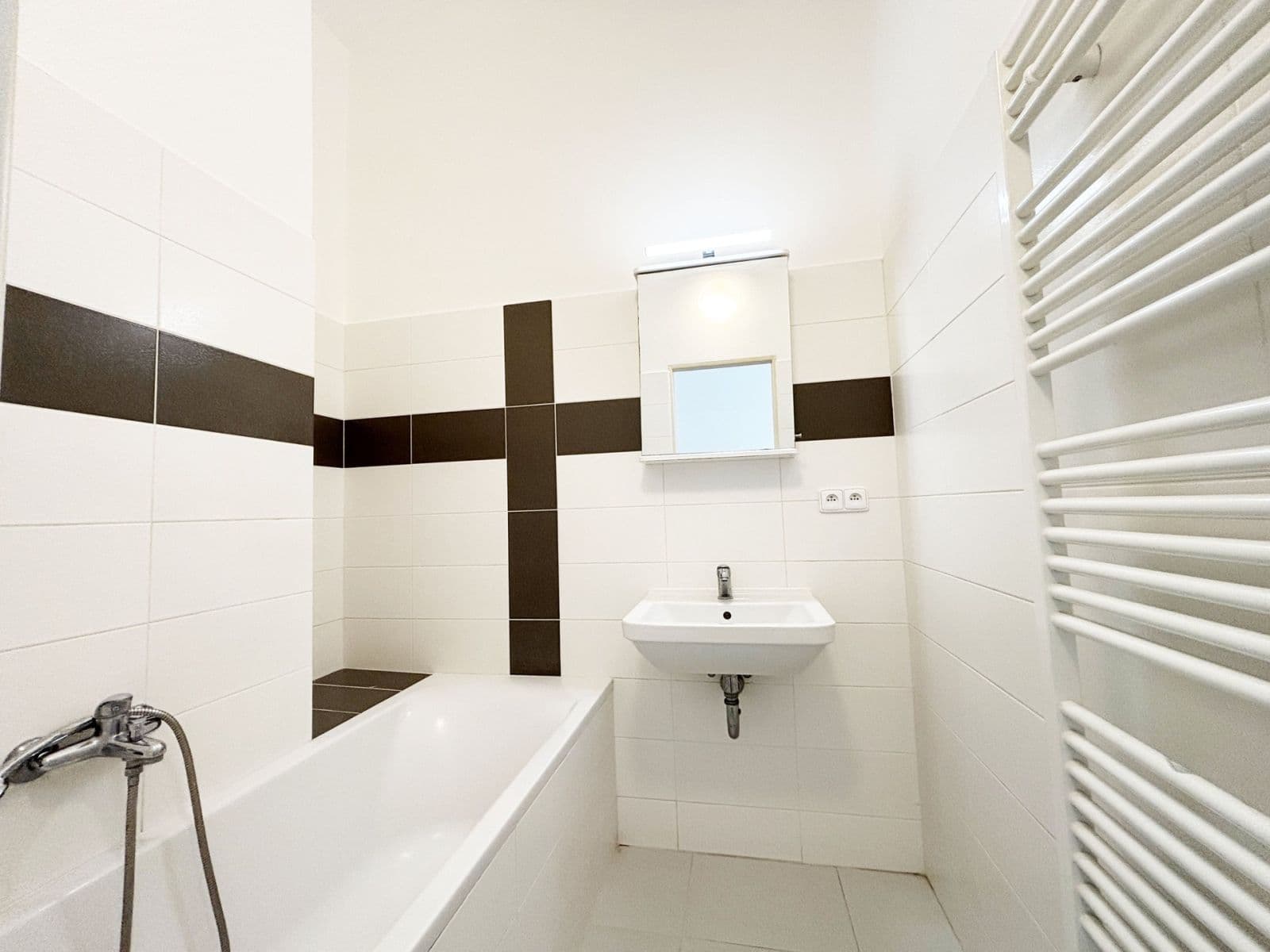 Pronájem bytu 1+1 55 m², Husova, Plzeň, Plzeňský kraj Pronájem bytu 1+1 55 m², Husova, Plzeň, Plzeňský kraj