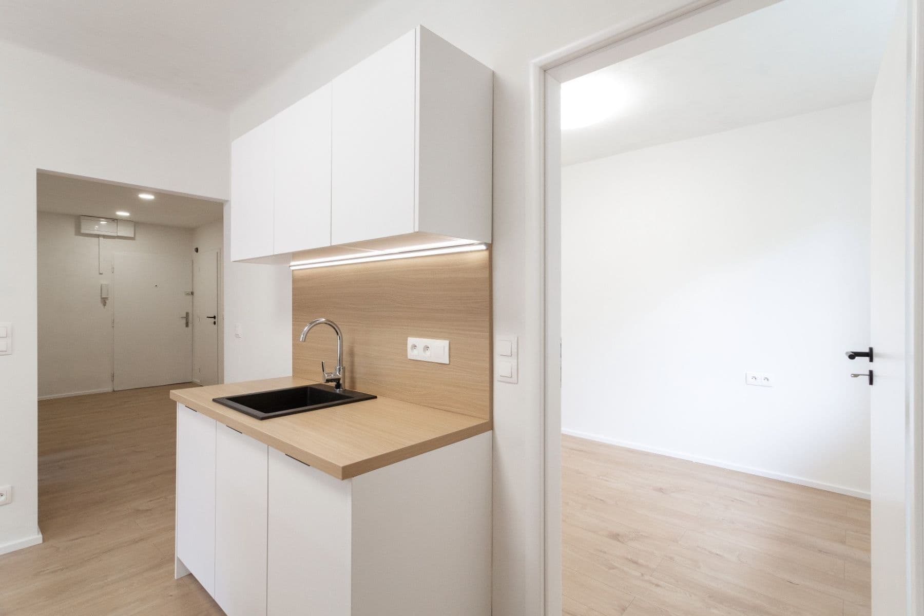 Prodej bytu 3+kk 70 m², Nučická, Praha, Praha Prodej bytu 3+kk 70 m², Nučická, Praha, Praha