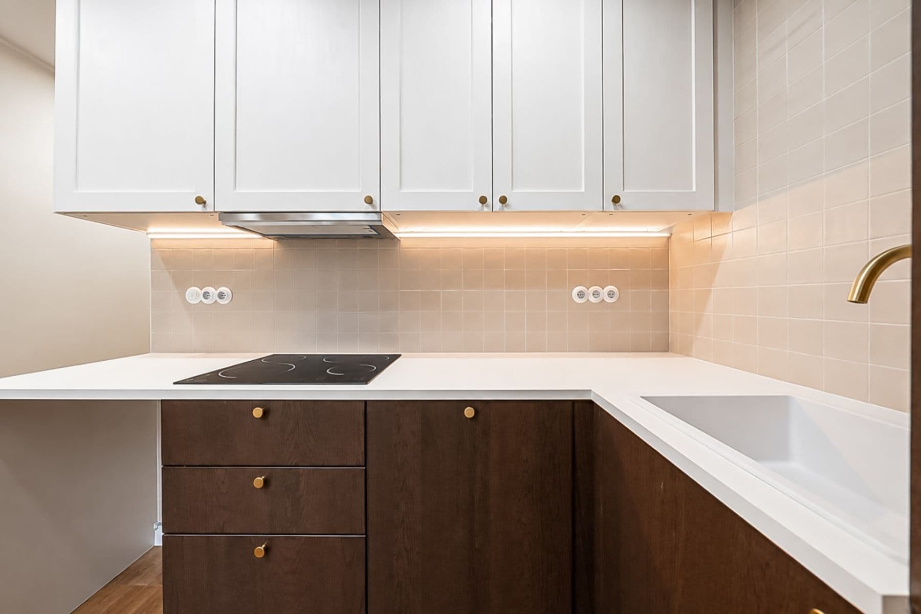 Prodej bytu 3+1 62 m², tř. Kosmonautů, Olomouc, Olomoucký kraj Prodej bytu 3+1 62 m², tř. Kosmonautů, Olomouc, Olomoucký kraj