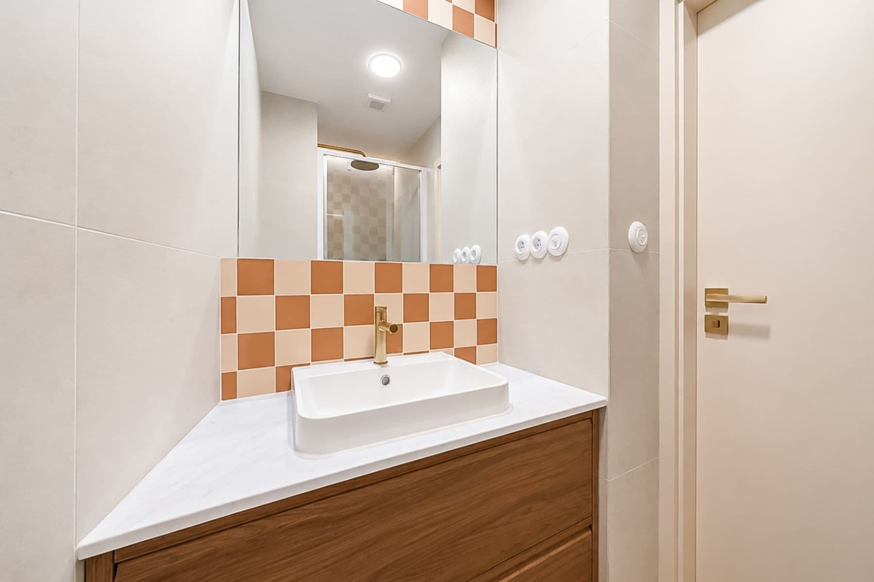 Prodej bytu 3+1 62 m², tř. Kosmonautů, Olomouc, Olomoucký kraj Prodej bytu 3+1 62 m², tř. Kosmonautů, Olomouc, Olomoucký kraj