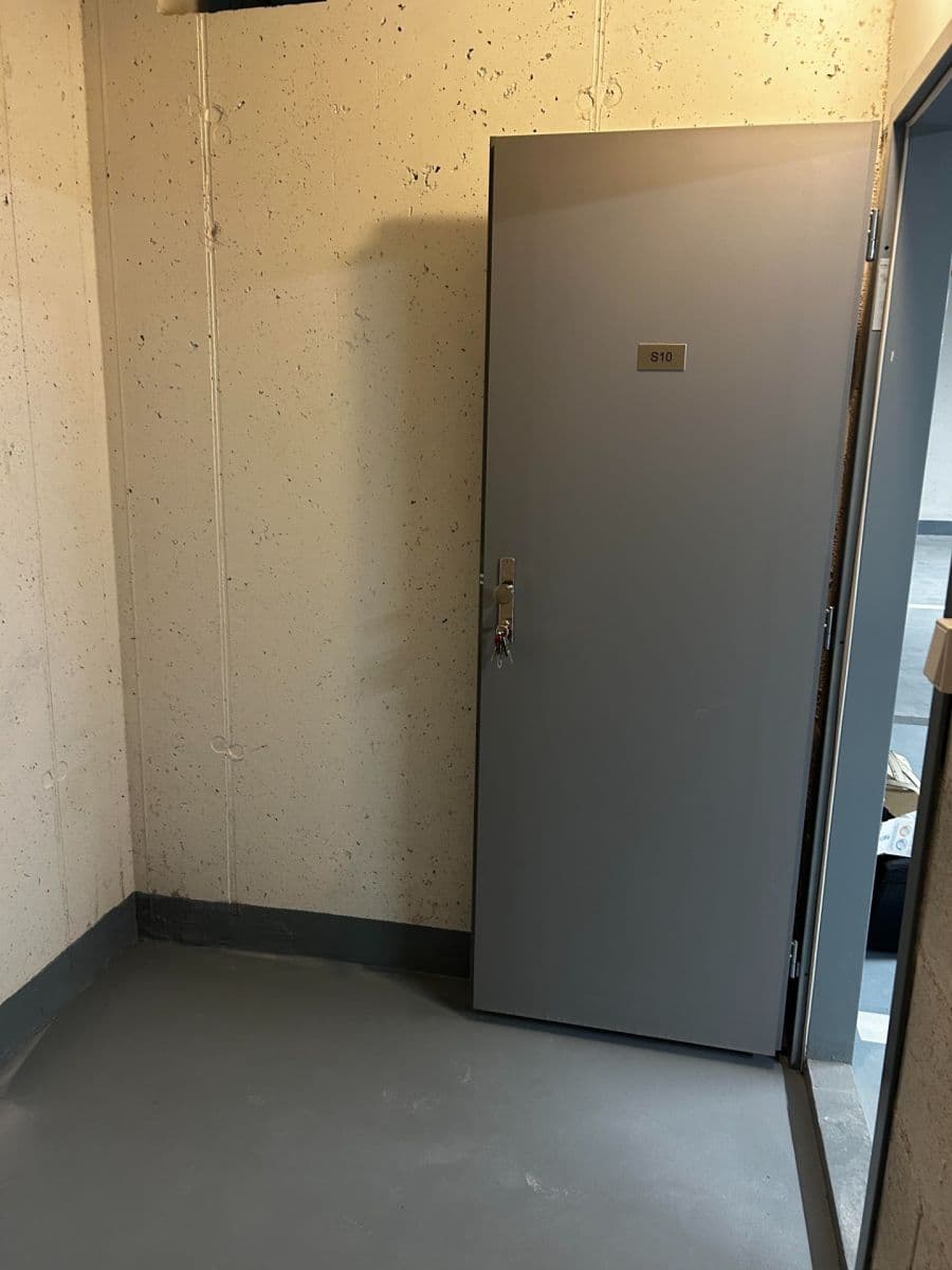 Pronájem garáže 13 m², Praha, Praha Pronájem garáže 13 m², Praha, Praha