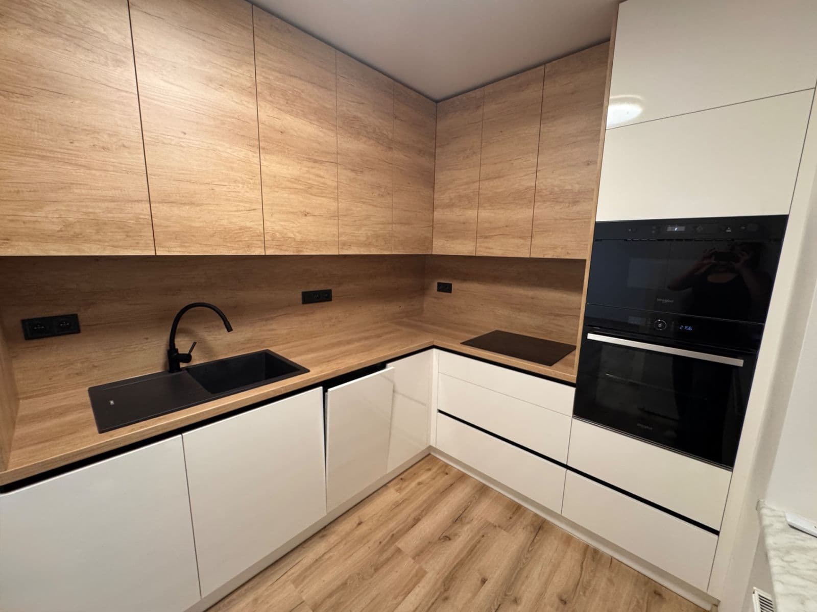 Pronájem bytu 2+1 58 m², Husova čtvrť, Rosice, Jihomoravský kraj Pronájem bytu 2+1 58 m², Husova čtvrť, Rosice, Jihomoravský kraj