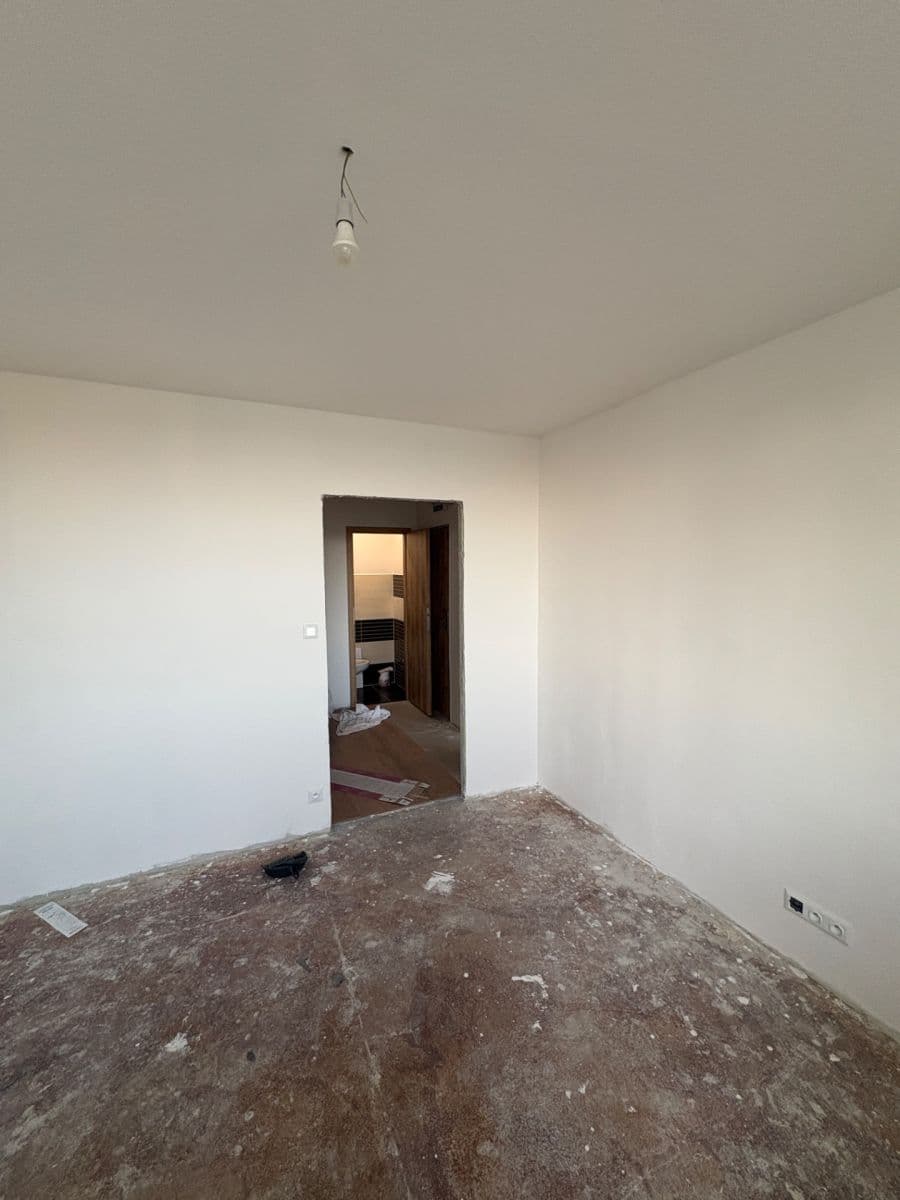 Pronájem bytu 2+1 55 m², Polní, Ivančice, Jihomoravský kraj Pronájem bytu 2+1 55 m², Polní, Ivančice, Jihomoravský kraj