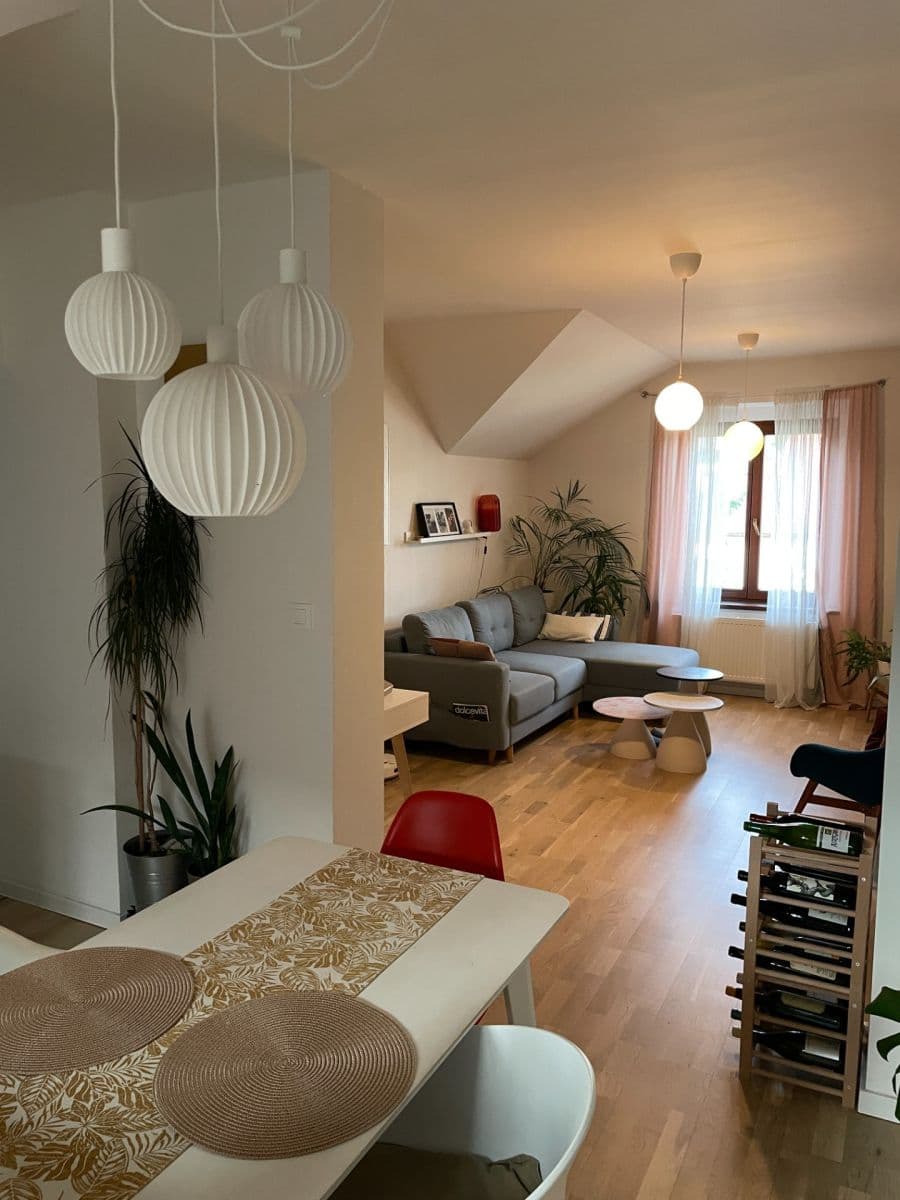 Pronájem bytu 2+1 65 m², Révová, Praha, Praha Pronájem bytu 2+1 65 m², Révová, Praha, Praha