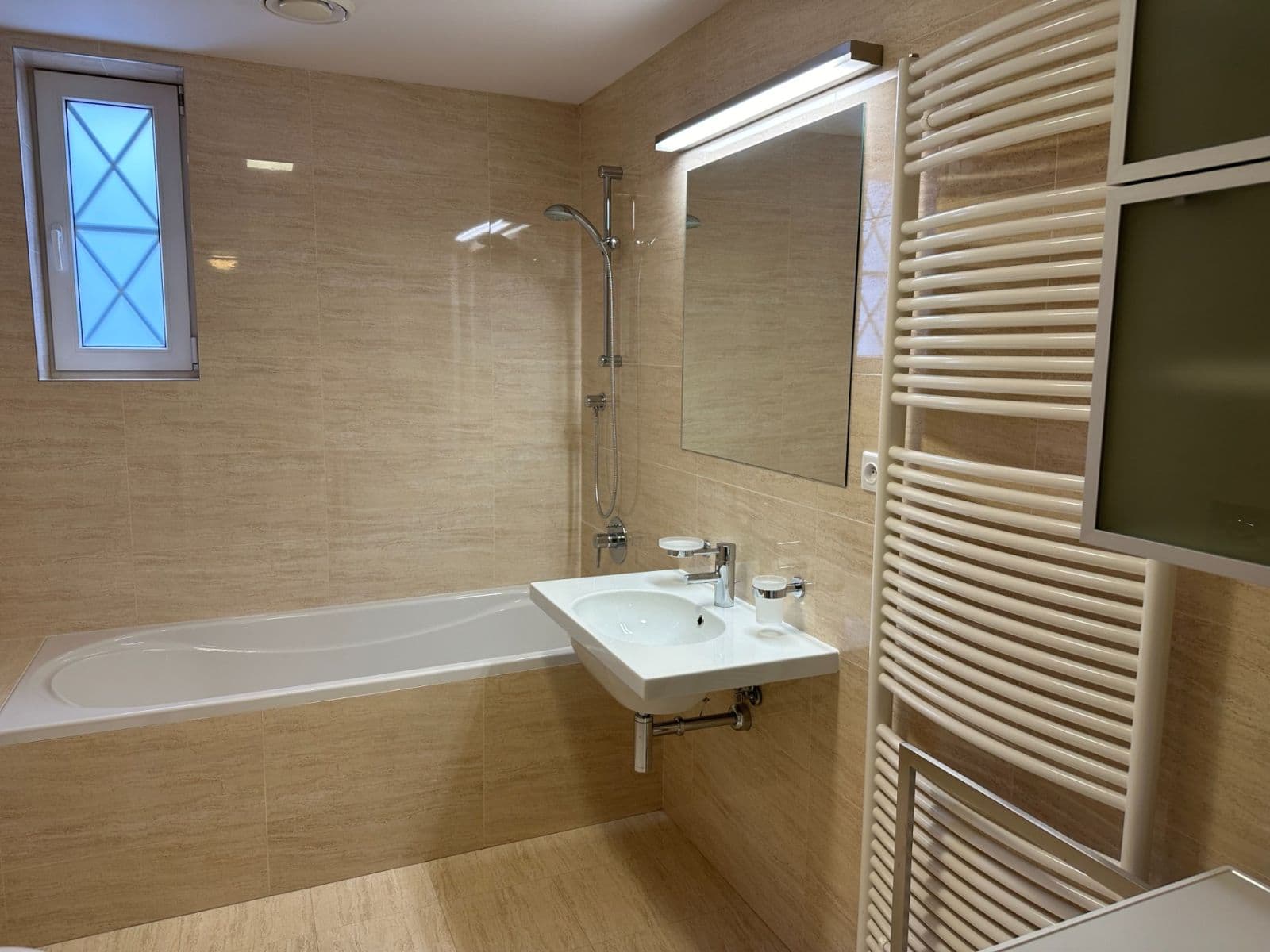 Prodej bytu 2+kk 61 m², Špindlerův Mlýn, Královéhradecký kraj Prodej bytu 2+kk 61 m², Špindlerův Mlýn, Královéhradecký kraj