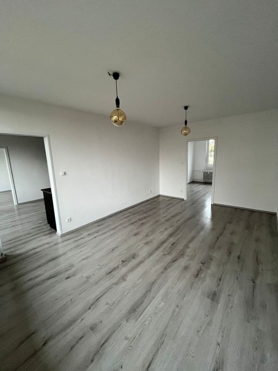 Pronájem bytu 4+1 75 m², Růžovka, Litoměřice, Ústecký kraj Pronájem bytu 4+1 75 m², Růžovka, Litoměřice, Ústecký kraj