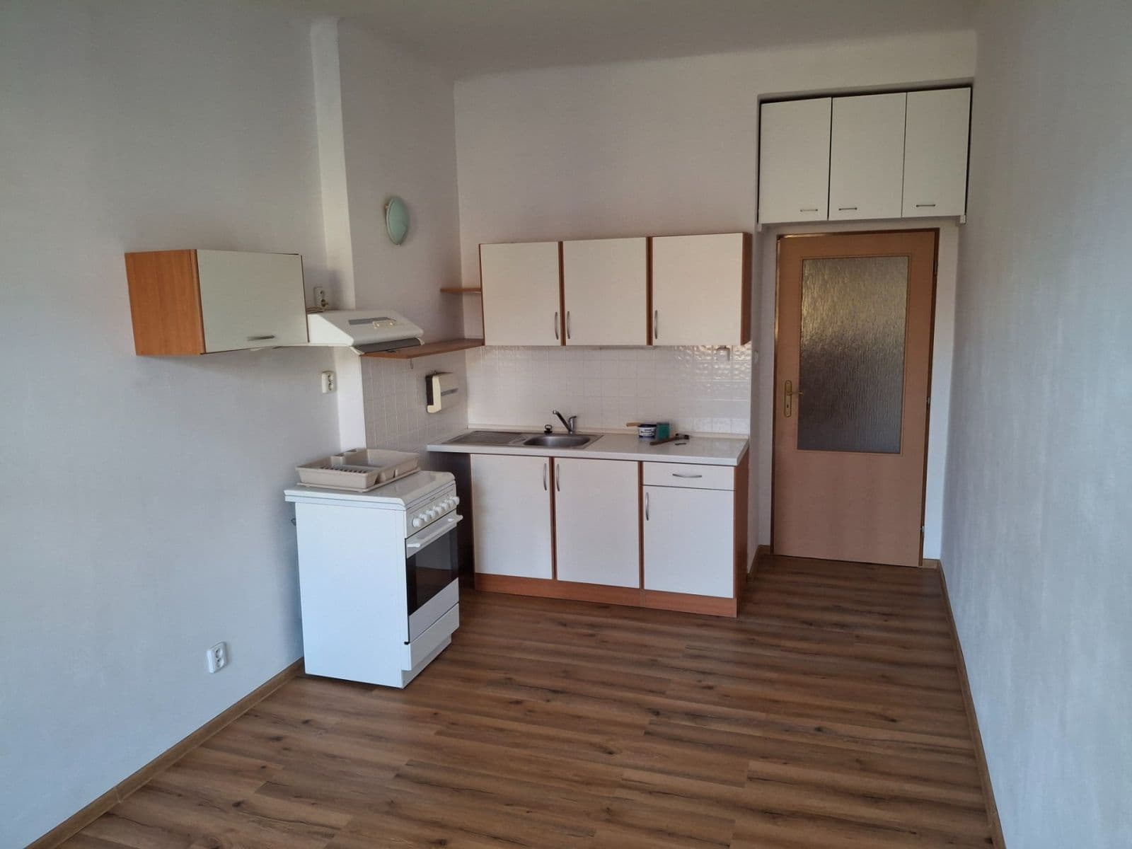 Pronájem bytu 2+kk 39 m², Pod Vilami, Praha, Praha Pronájem bytu 2+kk 39 m², Pod Vilami, Praha, Praha
