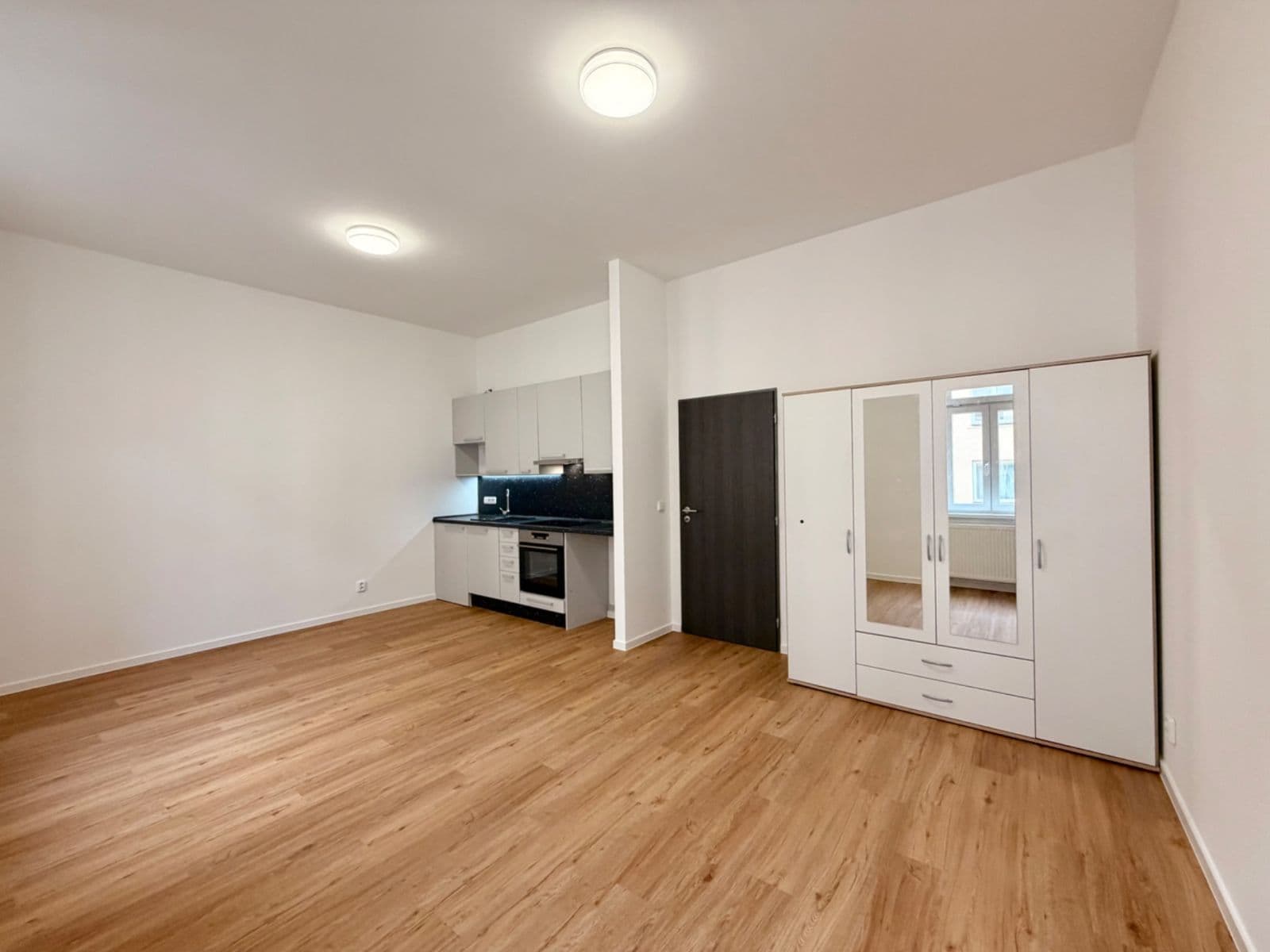 Pronájem bytu 1+kk 32 m², V Zahradách, Praha, Praha Pronájem bytu 1+kk 32 m², V Zahradách, Praha, Praha