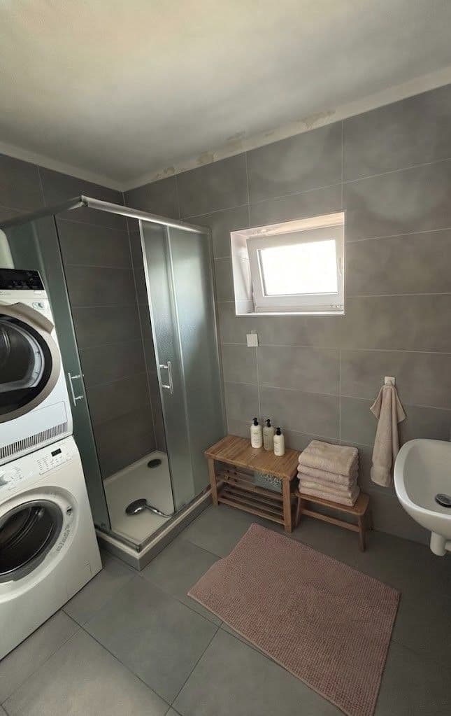 Prodej domu 283 m², pozemek 2.138 m², Rovná, Jihočeský kraj Prodej domu 283 m², pozemek 2.138 m², Rovná, Jihočeský kraj