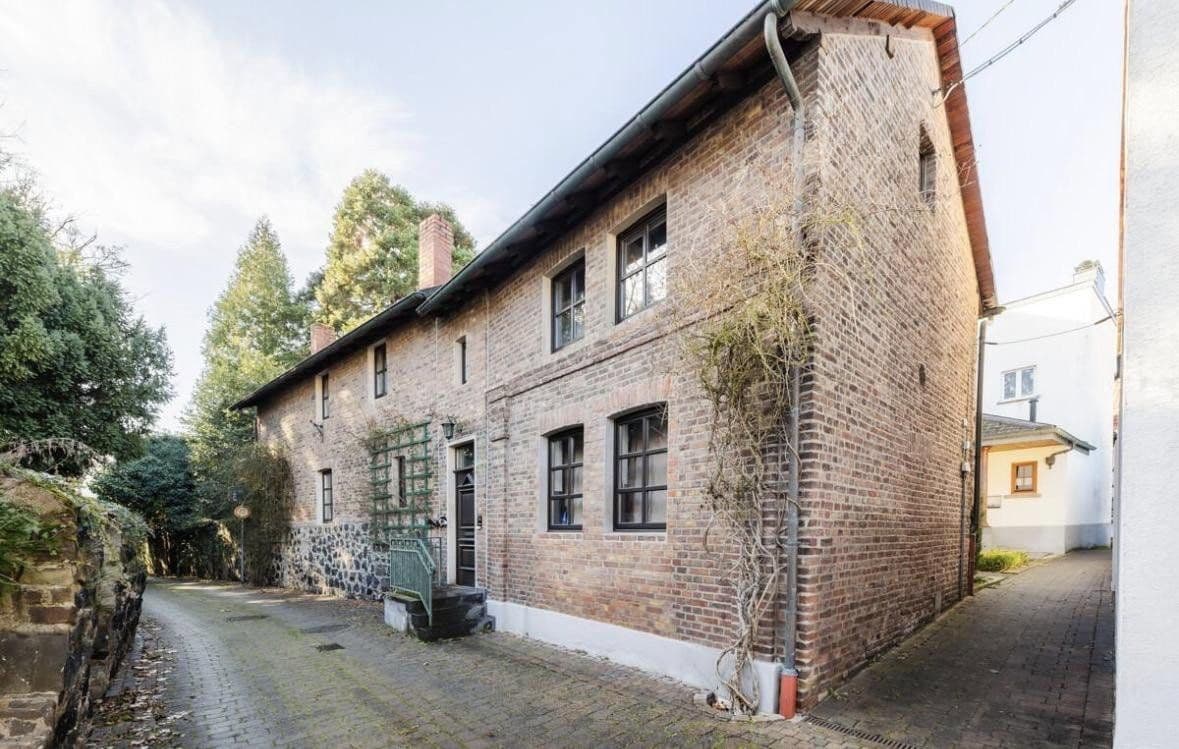 Prodej domu 658 m², pozemek 2.333 m², Erpel, Porýní-Falc Prodej domu 658 m², pozemek 2.333 m², Erpel, Porýní-Falc