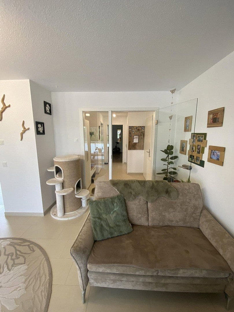 Pronájem bytu 2+1 80 m², Gillicher Straße 18, Solingen, Severní Porýní-Vestfálsko Pronájem bytu 2+1 80 m², Gillicher Straße 18, Solingen, Severní Porýní-Vestfálsko