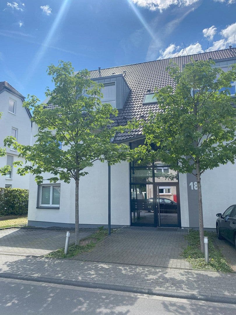 Pronájem bytu 2+1 80 m², Gillicher Straße 18, Solingen, Severní Porýní-Vestfálsko Pronájem bytu 2+1 80 m², Gillicher Straße 18, Solingen, Severní Porýní-Vestfálsko