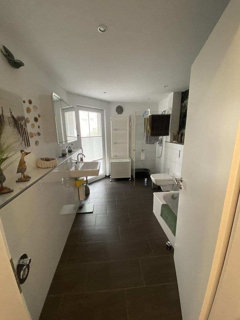 Pronájem bytu 2+1 80 m², Gillicher Straße 18, Solingen, Severní Porýní-Vestfálsko Pronájem bytu 2+1 80 m², Gillicher Straße 18, Solingen, Severní Porýní-Vestfálsko