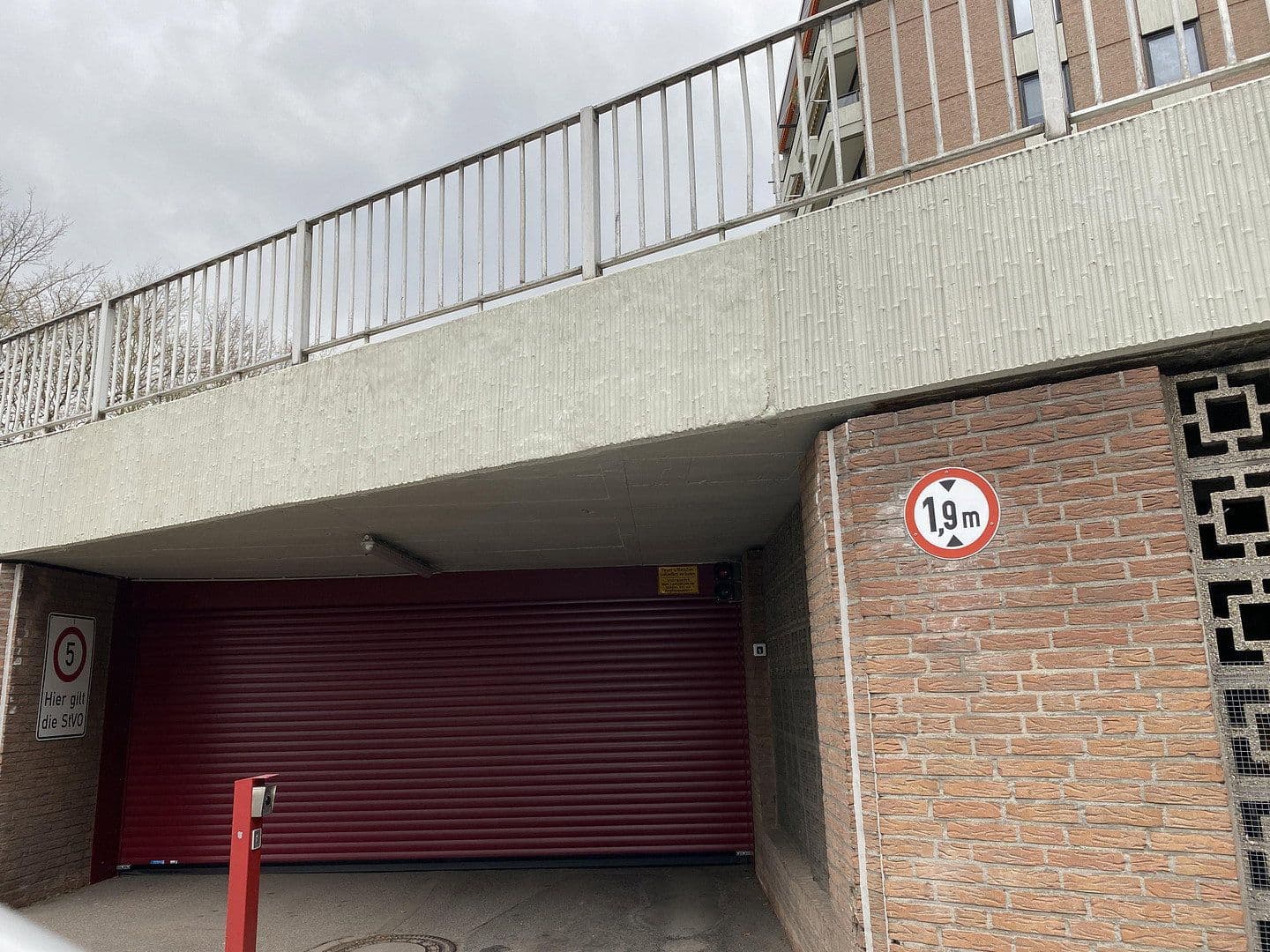 Prodej garáže, Ziegeleiweg 28, Köln, Severní Porýní-Vestfálsko Prodej garáže, Ziegeleiweg 28, Köln, Severní Porýní-Vestfálsko