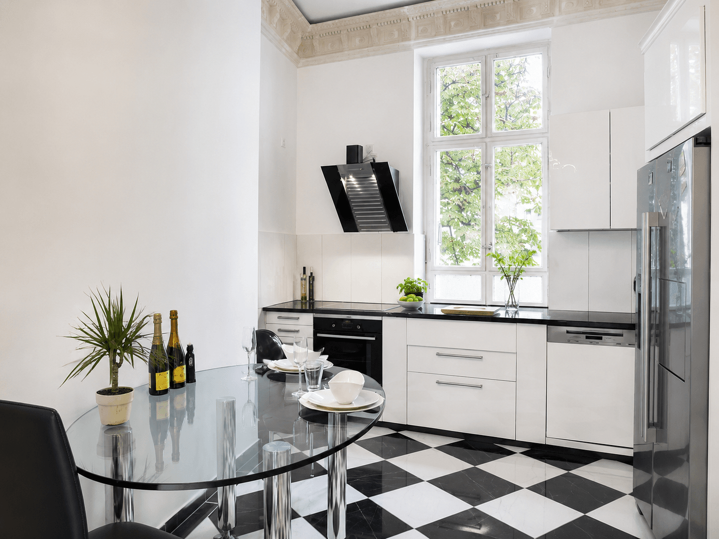 Prodej bytu 3+1 85 m², Johann-Sigismund-Straße 3, Berlin, Berlín Prodej bytu 3+1 85 m², Johann-Sigismund-Straße 3, Berlin, Berlín